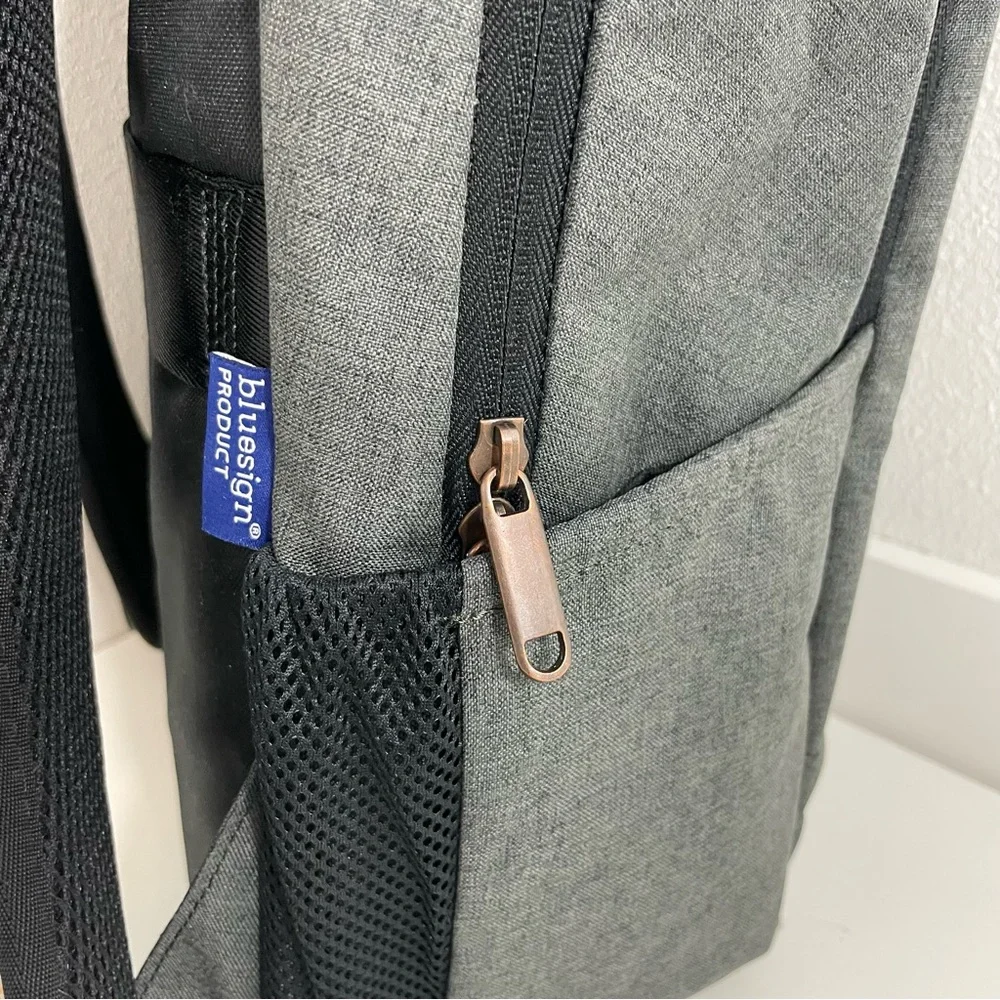 Case logic Gray Laptop Backpack in very good condition